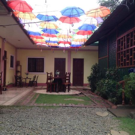 Tia Mers Guest House Puerto Princesa Exterior photo