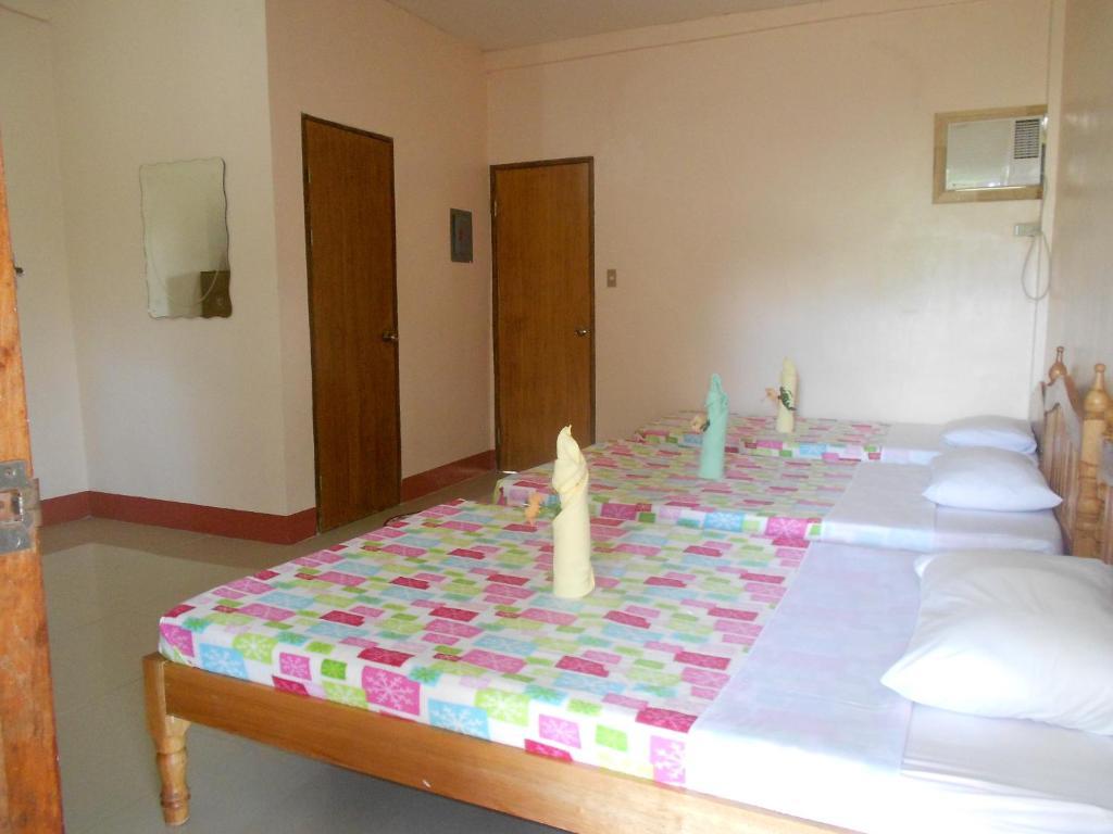 Tia Mers Guest House Puerto Princesa Room photo