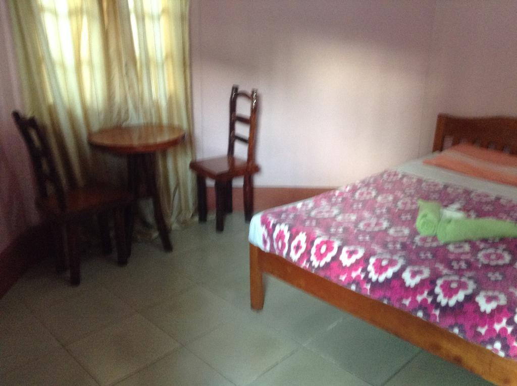 Tia Mers Guest House Puerto Princesa Exterior photo
