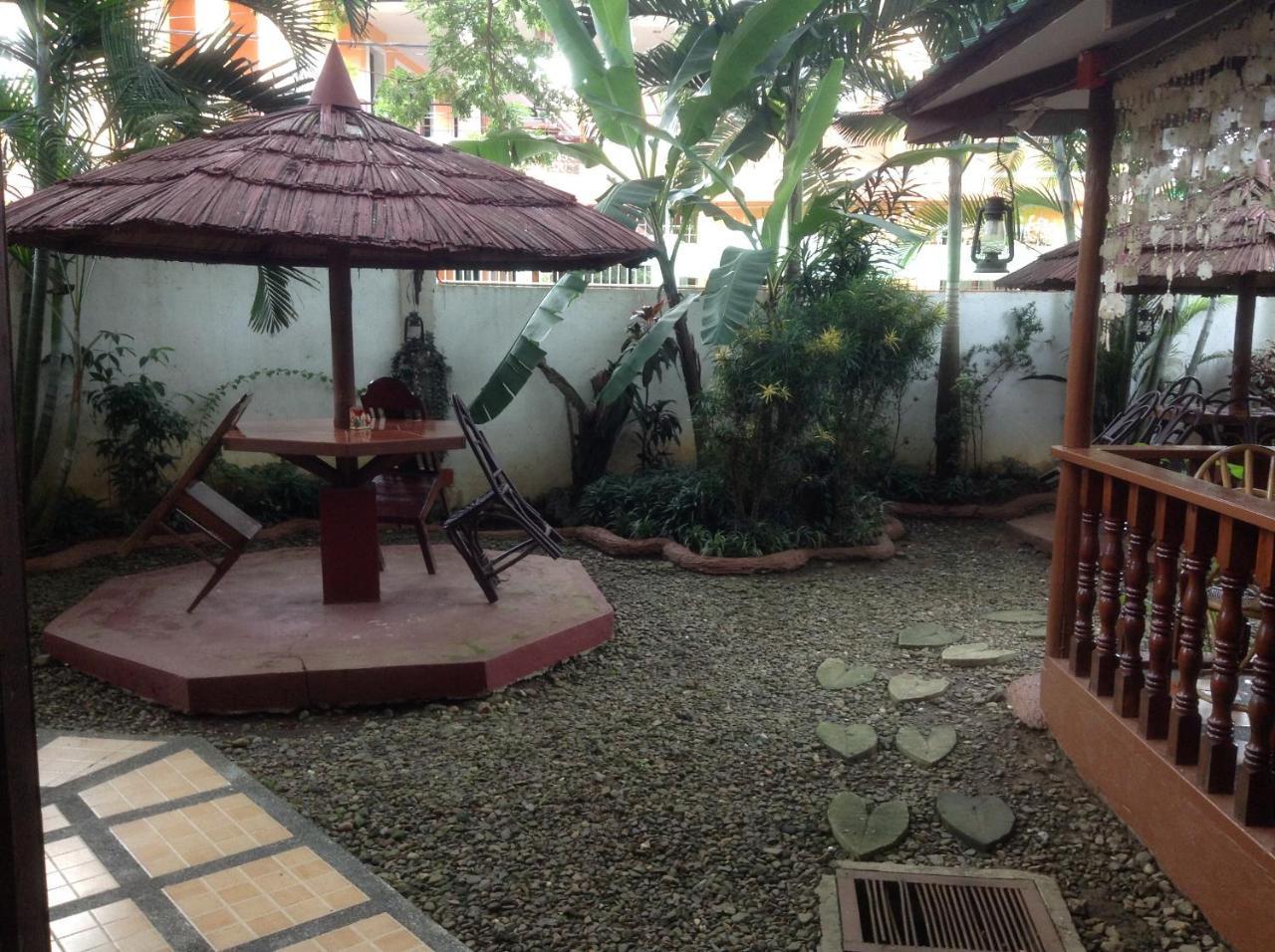 Tia Mers Guest House Puerto Princesa Exterior photo
