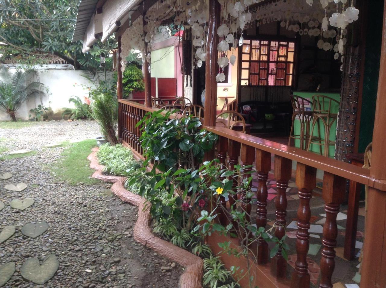 Tia Mers Guest House Puerto Princesa Exterior photo